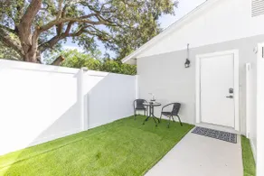 Modern Oasis in the Heart of Brandon. - Image 4
