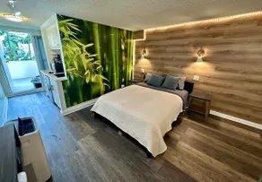 Romantic Beachside Studio for 2. Walk to the beach - Image 2