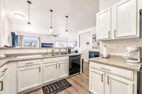 Safe Bet Townhome with Garage and pool. - Image 4