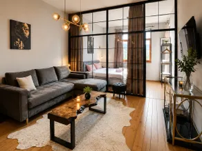 Design Apt + 2 Baths & Fast WiFi/Top Center - Image 3