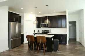 Spacious Cozy Townhome (10% Relisting Discount!) - Image 4