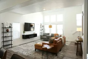 Spacious Cozy Townhome (10% Relisting Discount!) - Image 2