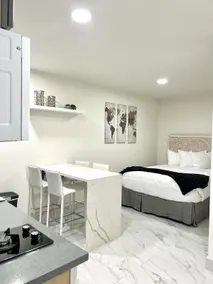 Lux 2 Bed Studio in Las Vegas - Image 2