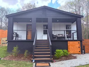 LoveJones Bungalow-Hidden Retreat-Custom Designed - Image 4