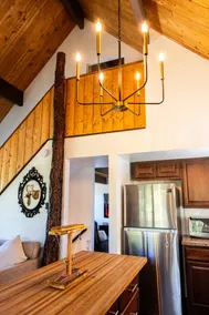 The Smoking Deer Lodge-2 Decks, Games, Lake Access - Image 3