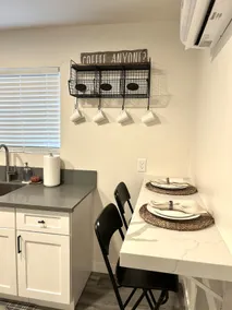 Modern Guesthouse in Las Vegas - Image 4