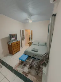 Well-Located Edicule – Garage and Wi-Fi - Image 3
