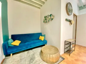 The balcony apartment in the center - Image 3