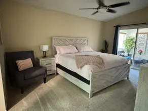 Cozy house with hot tub - Image 2