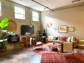Modern City Loft Downtown Lynchburg VA LYH HUGE - Image 3