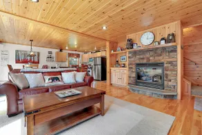 The Après Inn w/ Hot Tub and Fireplace! - Image 3