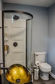 Guesthouse studio in Burlington - Image 4