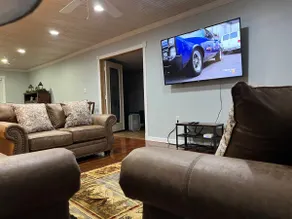 5 bedroom, 3 bath, sleeps 14, Port Huron hub point - Image 5