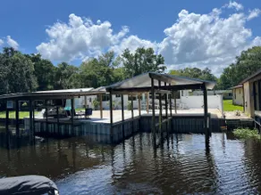 Close to springs, waterfront - Image 2