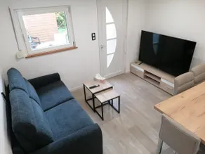 Renovated apartment with air conditioning - Image 2