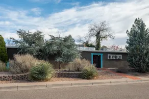 Tranquil, Mid-Century Modern Adobe Classic near Altura Park - Image 3