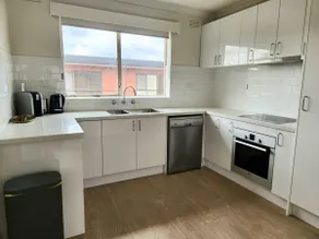 Cosy & Convenient Williamstown - Image 2