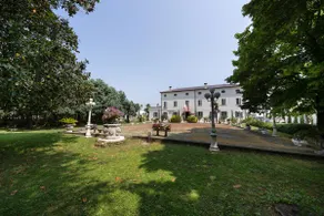 Luxury Countryside Estate Pool- Whirpool-billiards - Image 2