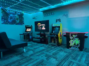 Sauna • Arcade Games • Pool Table • MacKennan Park - Image 4