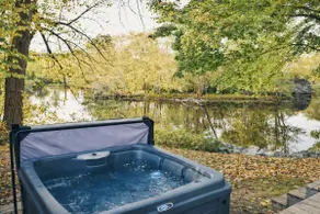 River Retreat- Hot tub-Games-BBQ-Bonfire-Sleeps 14 - Image 4