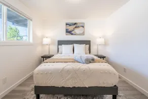 Modern 2 Bedroom Apartment with Washer & Dryer - Image 3