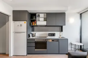 Stylish Apartment in Canberra CBD - Image 2