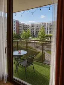 Green Terrace Centrum Apartment - Cozy terrace, Free Parking, NETFLIX - Rail Station 850m - Image 4