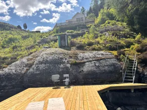 Luxury front row cottage with private jetty - Image 2