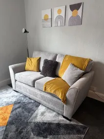Town Hall Views | Spacious | Central | Sleeps 4 - Image 4