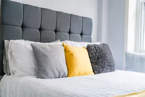 Town Hall Views | Spacious | Central | Sleeps 4 - Image 3