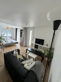 Charming bungalow with A/C and private courtyard - Image 3