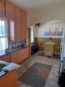 Funky Southwestern Desert Inn - Image 2