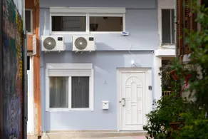 A F small maisonette - Image 3
