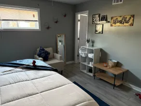My Charming Midtown Nest - Image 2