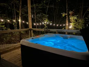 Mountain Mist - HOT TUB & King bed w/ fire pit - Image 2