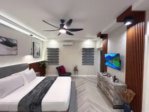 Modern Luxury 1BR Condo in Kingston - Image 4