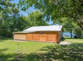 Charming Lake Athens Waterfront Cottage - Image 4