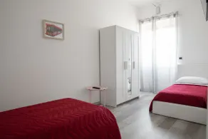 Elegant apartment within walking distance of the Castle - Image 4