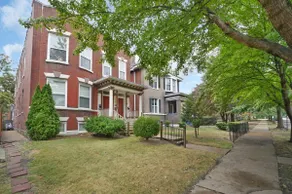 Spacious 3-Bedroom with King Bed & Prime Location - Image 4
