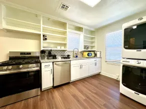 Tranquil Home | Airport | Integris | Laundry - Image 2