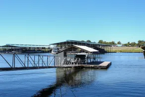 Monkey Island Lakefront Retreat Dock & Hot tub - Image 2
