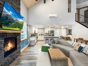 180° Views • Hot Tub • 2 Kings • Play Yard •AC• EV - Image 3