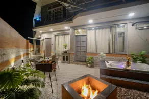 Leo - 2BHK With Jacuzzi (2.5 kms from mall road) - Image 2