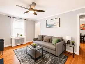 Enchanting historic townhouse by CozySuites - Image 2