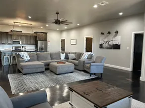 Prairie View Spacious 4 BDR/3.5 BA/2LR - Image 5