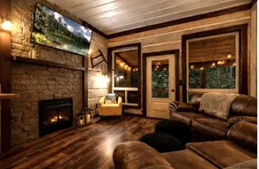 Romantic Cabin Walk to Lake & Dining/Hot tub/Dogs - Image 3