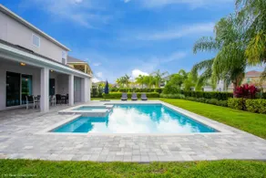 Stylish Family Home Private Pool - Image 3
