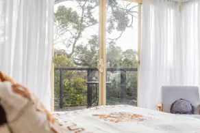 Bush Hideaway by the beach - Image 3