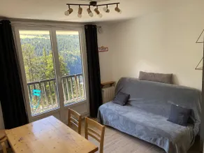 Apartment with separate bedroom ideal for 4 people - Image 3