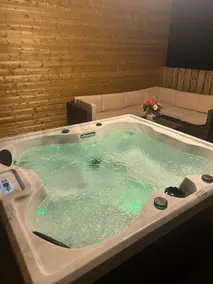 Loughbracken Lodge. Hot Tub, Pool table & Darts - Image 3